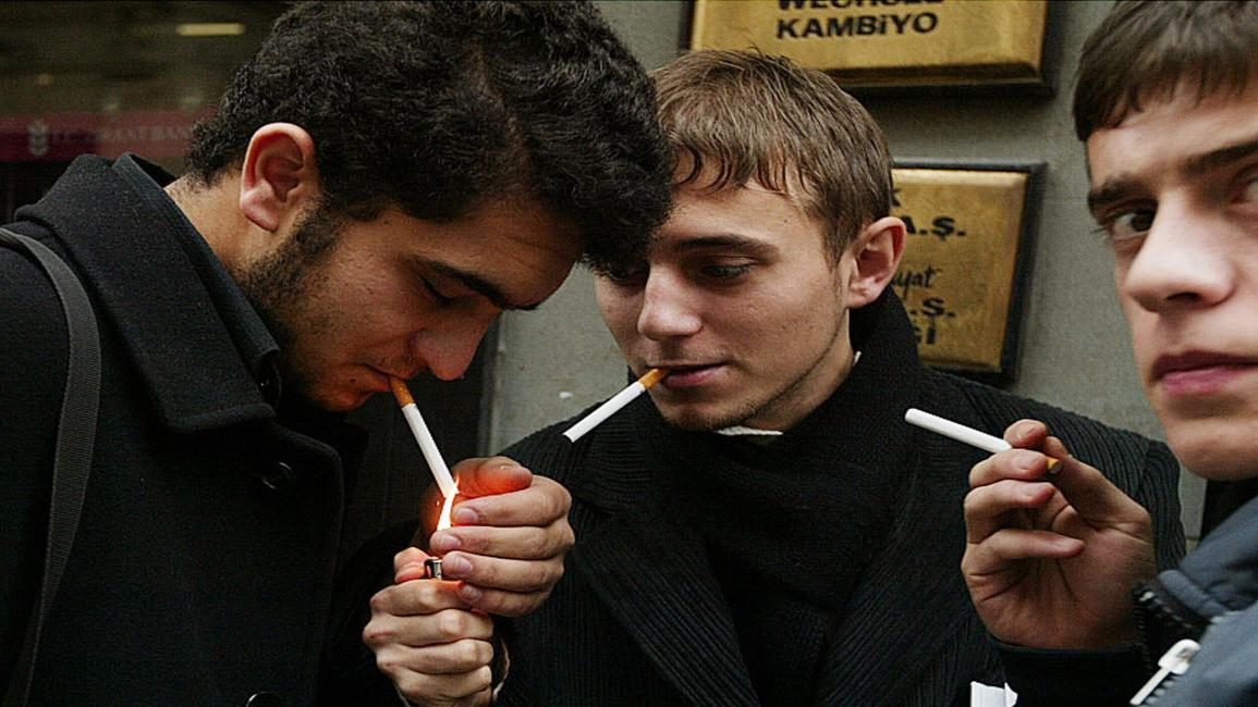 حظر بيع السجائر للشباب البالغين من العمر 14 عاما